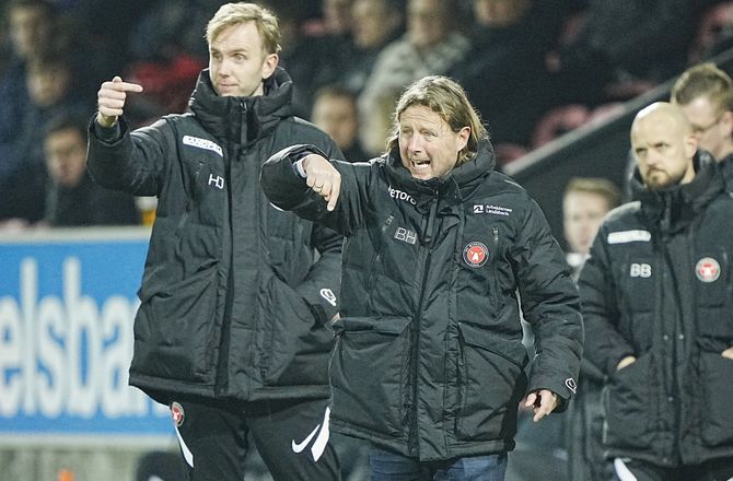 3F Superliga -Bo Henriksen peger på god halv time efter sejr