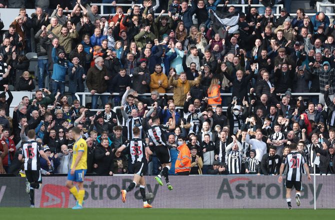 Premier League -Newcastle sikrer sig ung fløjspiller