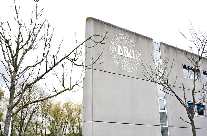3F Superliga -Dommere nægtede at skrive under: Hvad fanden er det her? 