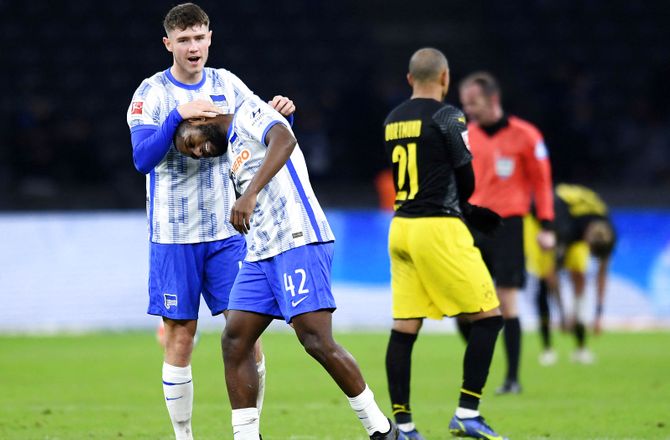 Bundesliga -Hertha Berlin giver ny aftale til ung stopper