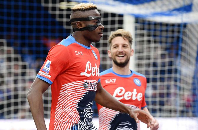 Serie A -Osimhen nettede dobbelt i vigtig Napoli-sejr