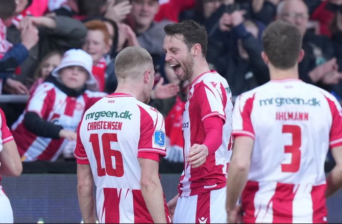 3F Superliga -Sprudlende AaB-offensiv straffede Brøndby