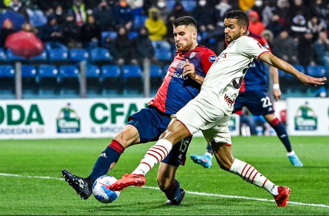 Serie A -Cagliari forlænger med forsvarsspiller