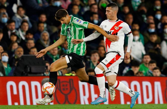 La Liga -Betis forlænger med spansk forsvarer 