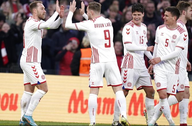 Venskabskampe -Dansk sejr og Eriksen-kasse mod Serbien