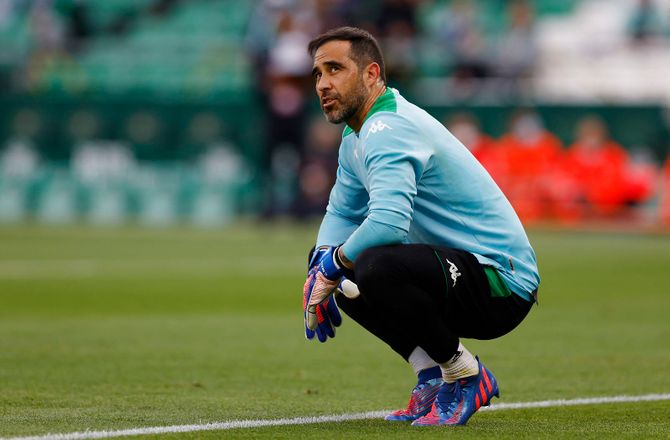 La Liga -Betis forlænger med Claudio Bravo