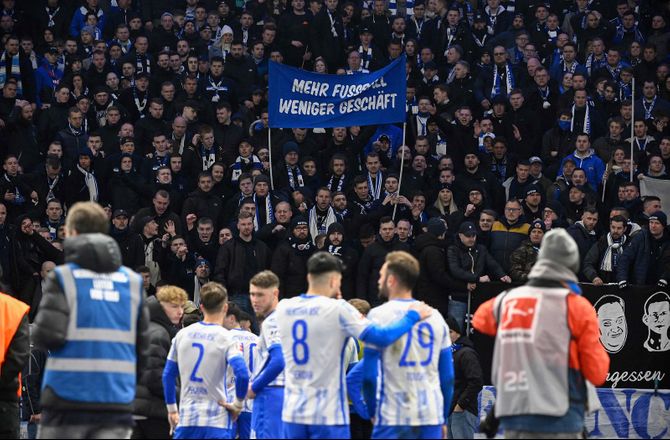 Bundesliga -Hertha-fans ydmygede spillere efter derby