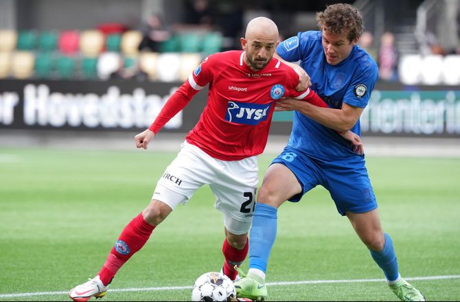 3F Superliga -Silkeborg-spiller fraværende på træningslejr: På vej væk