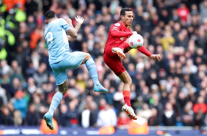Premier League -Manchester City og Liverpool delte i topbrag