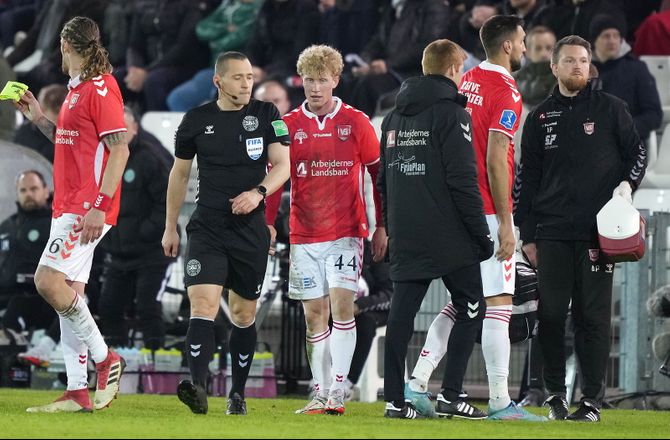 Danmark -MKK har dømt flest straffe - Krogh flest gule