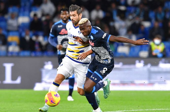 Serie A -Verona forlænger med anfører