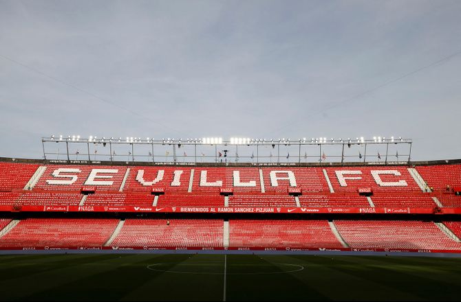 Spanien -Sevilla sælger højreback til Segunda-klub