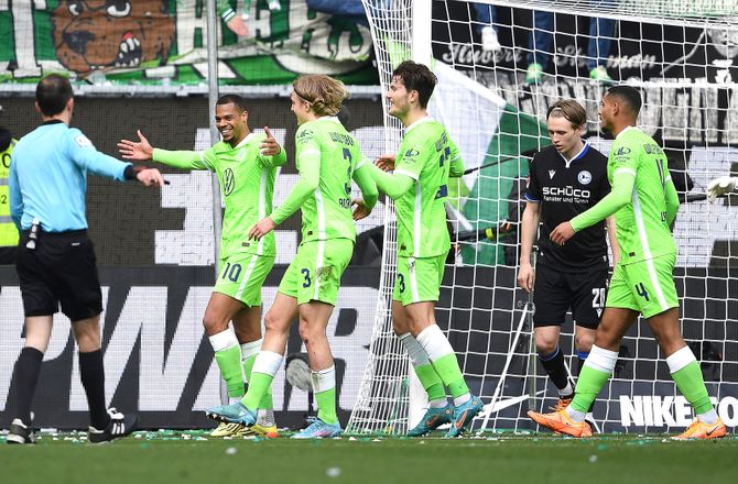 Bundesliga -Hattrick og to Wind-mål i Mainz-ydmygelse