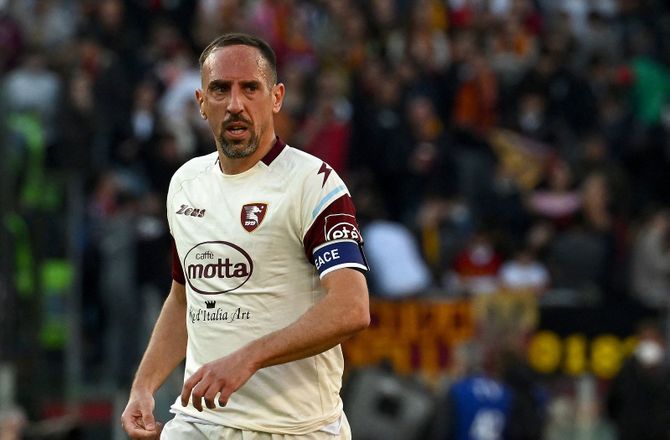 Serie A -Ribéry bliver i Salernitana trods stop - bliver en del af staben