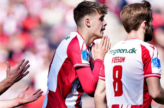 3F Superliga -AaB forlænger med Ross og Noshe