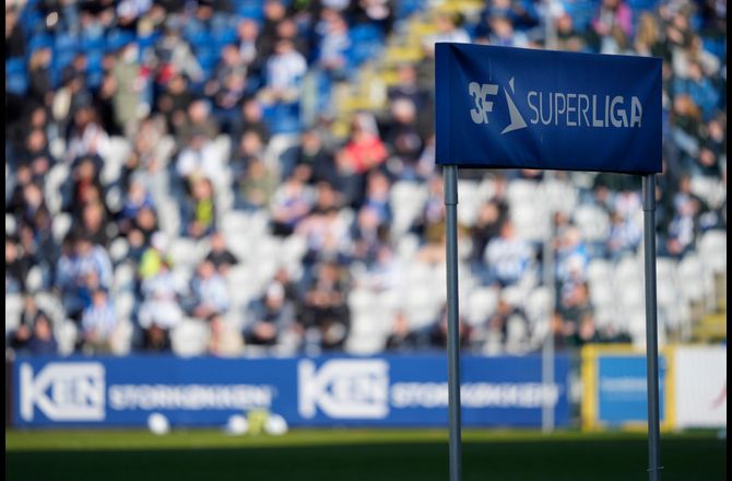 3F Superliga -Tidligere Superliga-stjerne sigtet for deling af seksuelt indhold