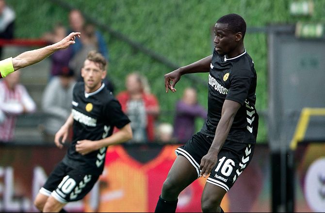 Urvalsdeild -Trods norsk interesse: Fram henter Delphin T.