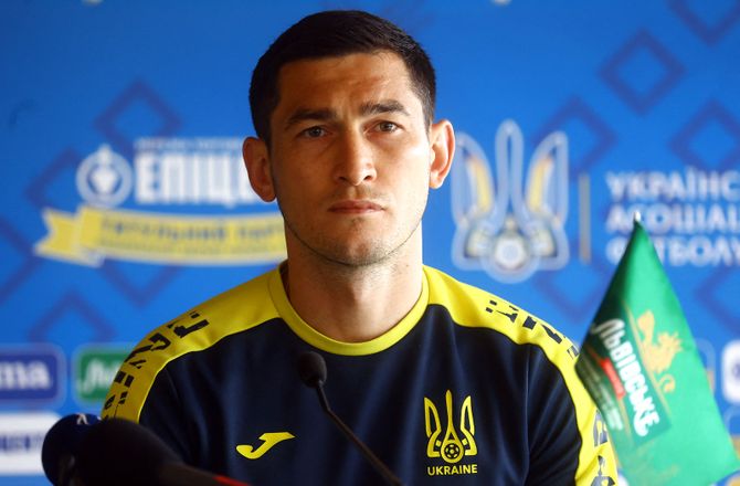 VM kval. UEFA -Ukrainske soldater i bøn: Kvalificér jer til VM