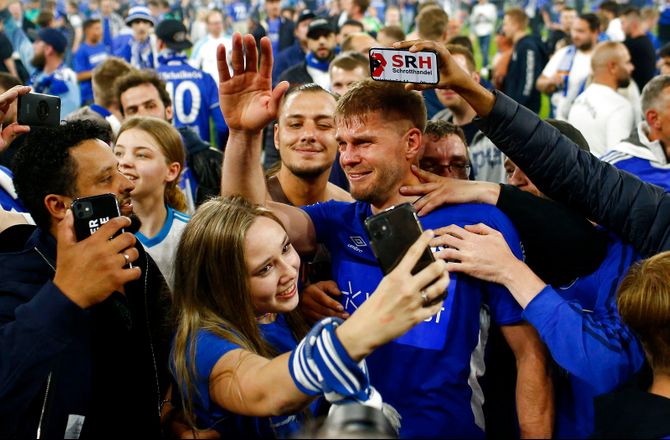 Bundesliga -Rekordbomber forlader Schalke 04
