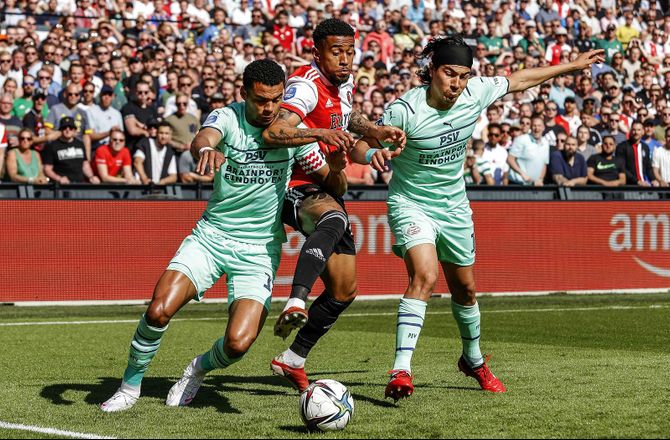 Æresdivisionen -PSV udnyttede ikke Ajax-pointtab