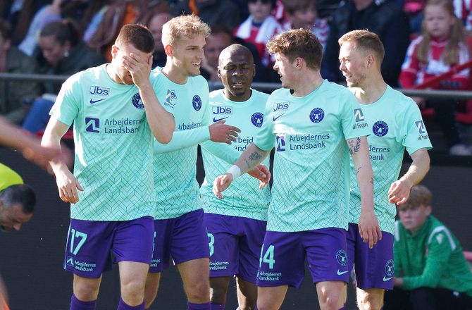 3F Superliga -FCM giver længere ferie til Isaksen med flere