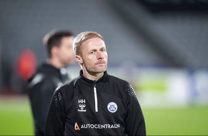 3F Superliga -Henrik Hansen har været til samtale i OB