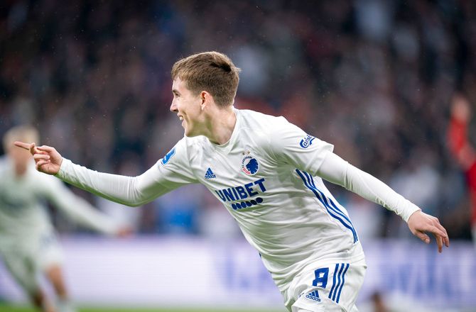 3F Superliga -Medie: FCK har modtaget tysk bud på Isak Bergmann