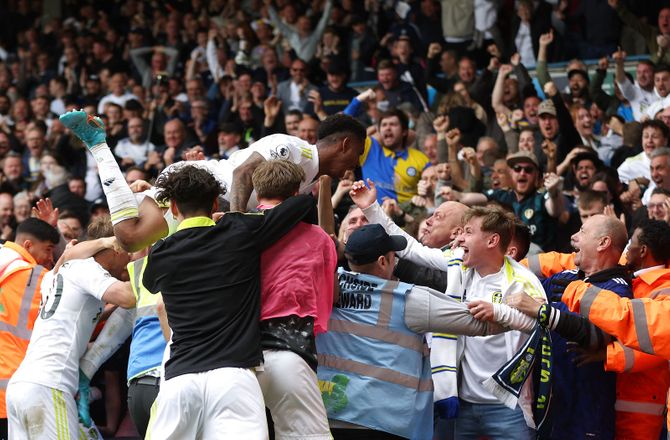 Premier League -Flot Billing-mål var ikke nok i vildt Leeds-comeback