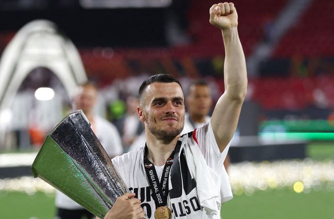 Europa League -Eintracht Frankfurt-duo løber med EL-hæder