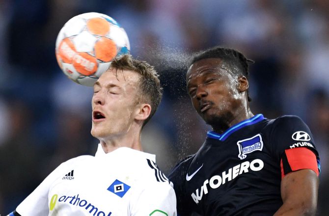 Op/nedrykningsspil -Hertha slog HSV og overlever i Bundesligaen