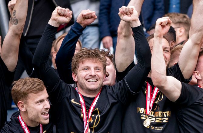 International -Dreyer og co. kan suspendere kontrakt til 2023