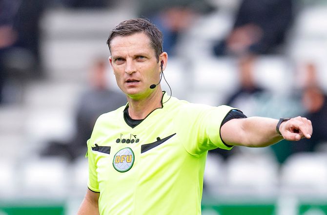 3F Superliga -Dommer Anders Poulsen stopper karrieren