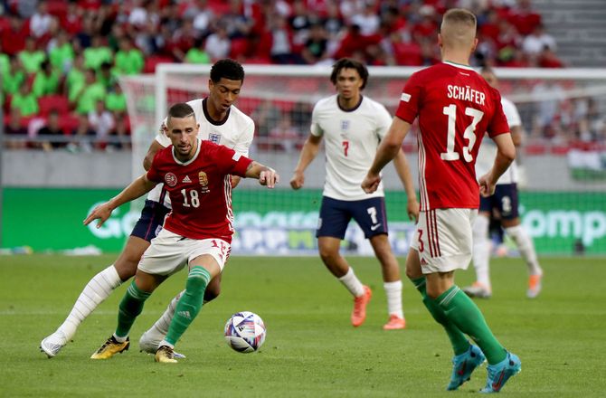 UEFA Nations League A -Ungarske fans buhede knælende englændere