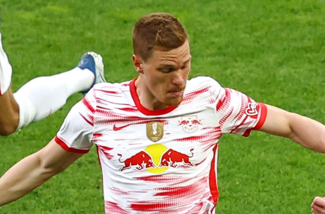 Bundesliga -RB Leipzig forlænger med Halstenberg