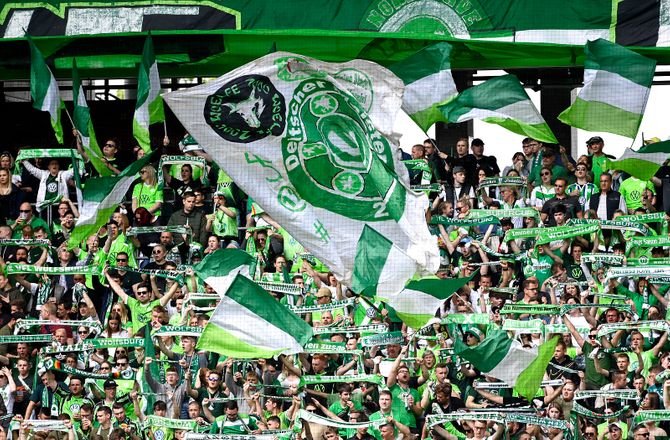 Bundesliga -Wolfsburg henter forsvarstalent i Nürnberg