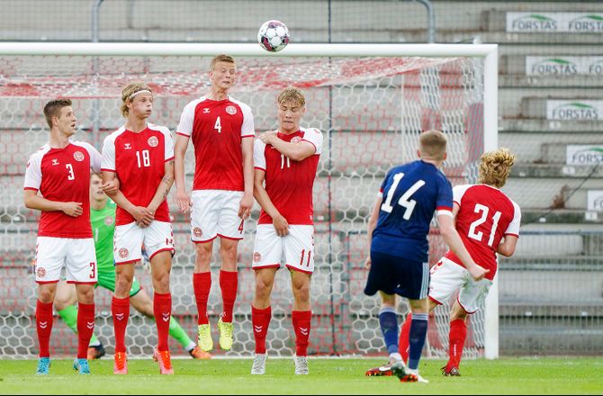 EM U21 -Utilfredshed hos U21: Ikke frispark - han gled