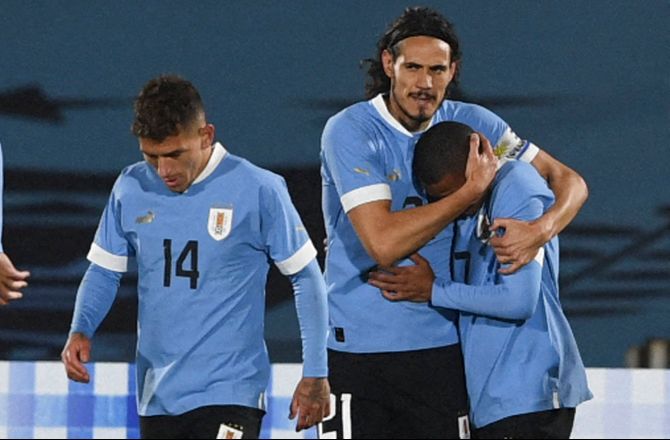 Venskabskampe -Varela og gratis Cavani strålede for Uruguay