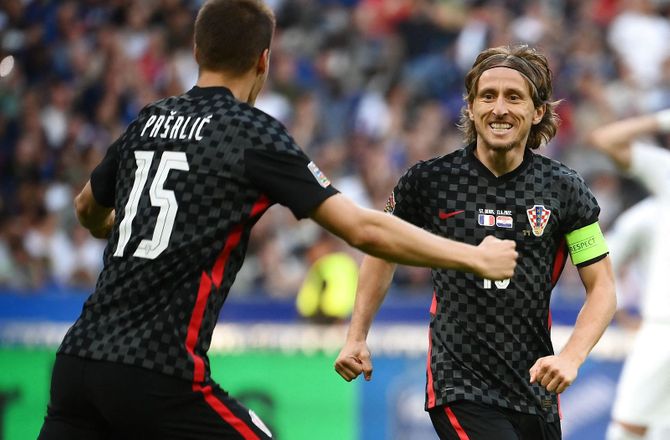 UEFA Nations League A -Modric roser Danmark og fremhæver to stjerner