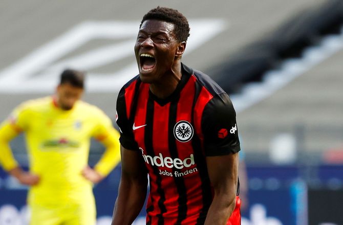 Bundesliga -Frankfurt sender tysk angriber på leje i Fürth