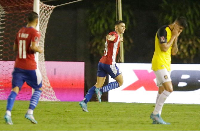 Premier League -Brighton henter 18-årig angriber fra Paraguay