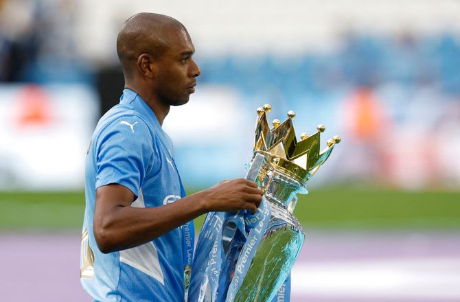 International -Officielt: Fernandinho vender hjem til Brasilien 