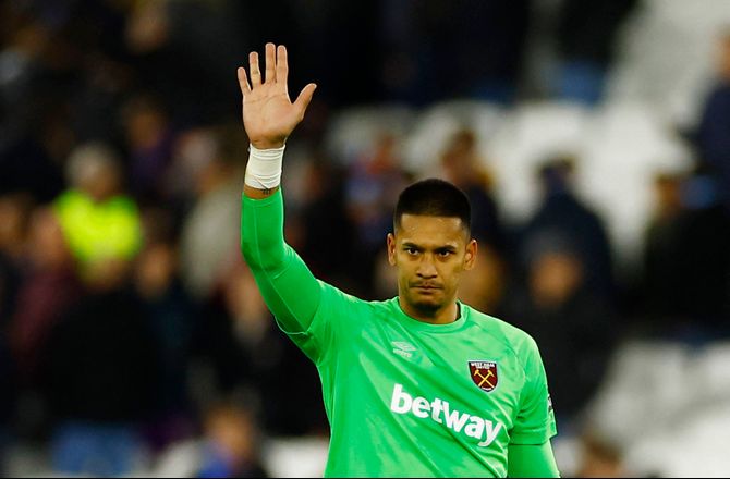 Premier League -Officielt: West Ham giver Areola lang kontrakt