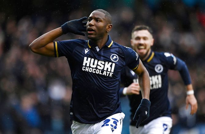Championship -Millwall henter Afobe og Honeyman 