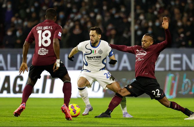 Serie A -Salernitana giver midtbanespiller til 2026