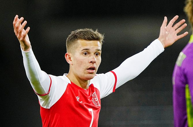 Eliteserien -Uvis fremtid for Victor Jensen: Har ikke hørt fra Ajax