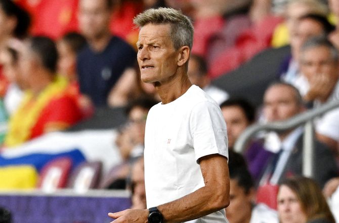 Danmark (k) -Lars Søndergaard stopper som kvindelandstræner efter VM