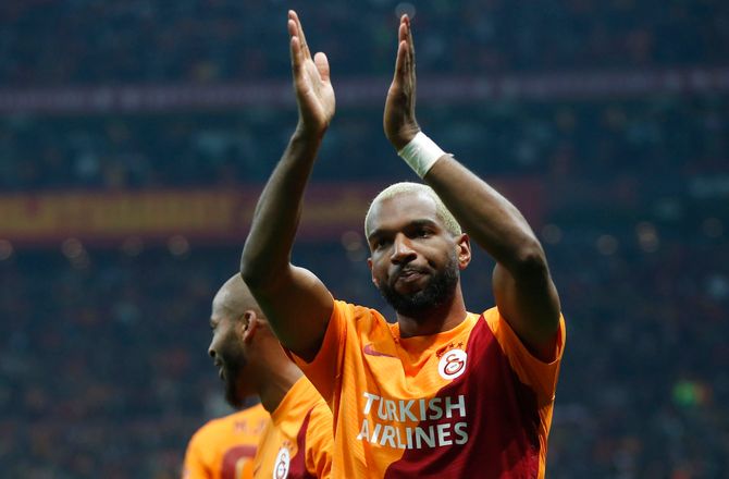 Æresdivisionen -Ryan Babel åbner for hollandsk comeback 