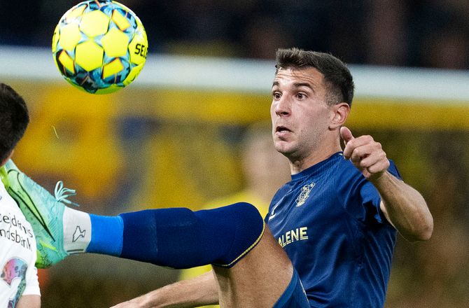 3F Superliga -Pavlovic takker af i Brøndby: Vil søge mod spilletid
