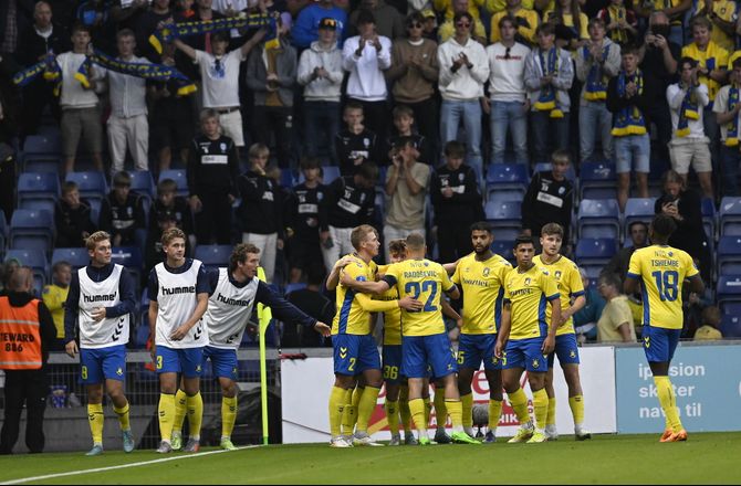 Danmark -Esbjerg har talent fra Brøndby IF på prøve