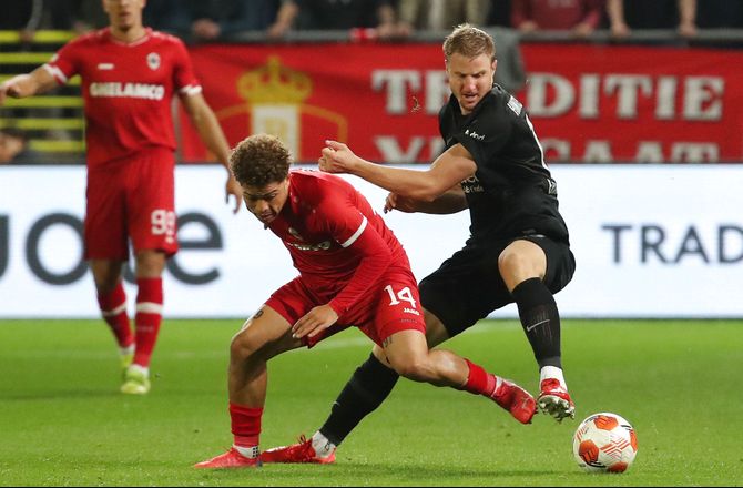 Championship -Burnley henter offensiv midtbanemand i Antwerp
